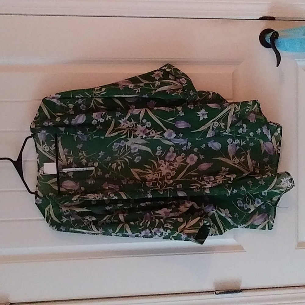 NWOT small green with flowers kimono sleeved top by Olrain